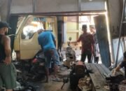 Tabrakan Beruntun di Sungai Pinyuh, Sebabkan Dump Truk Hilang Kendali Hantam Bengkel Dinamo