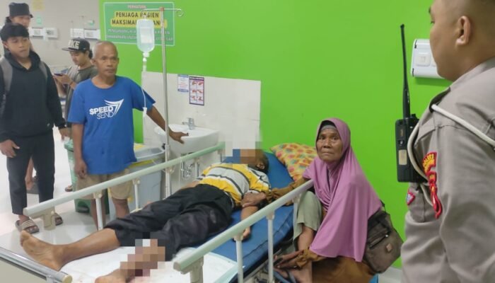 Penjual Es Potong Keliling Patah Kaki Ditabrak Sepeda Motor di Bakau Besar