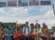 Bupati Sambas, Satono meresmikan Jembatan Berkah Berkemajuan di Lubuk Lagak/Foto Sera/Jejaring Kalbar