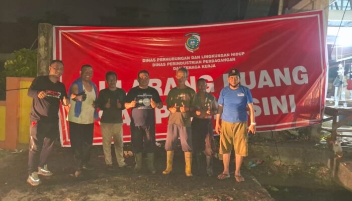 Sampah Depan TK Pertiwi Belakang Pasar Pagi Sungai Pinyuh Telah Dibersihkan