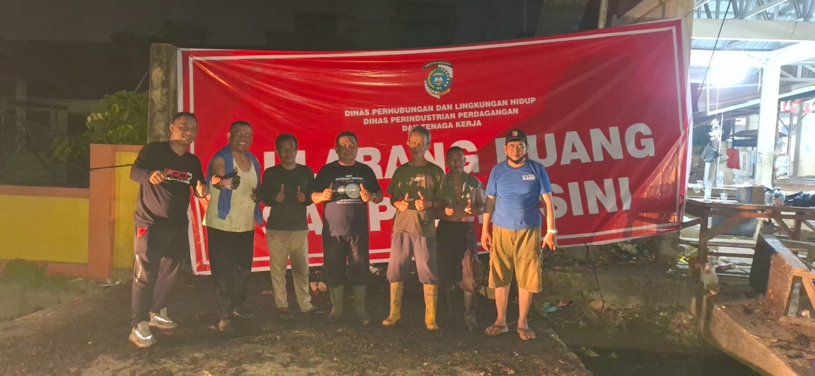 Tumpukan Sampah Depan TK Pertiwi Belakang Pasar Pagi Sungai Pinyuh Telah Dibersihkan
