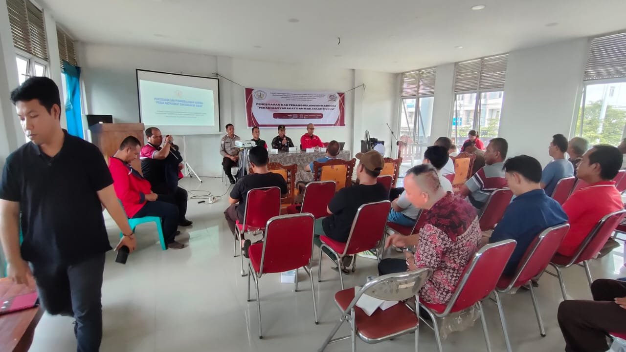 Mahasiswa Magister Hukum Untan Gelar KLPPM di Sungai Pinyuh, Angkat Isu Narkoba