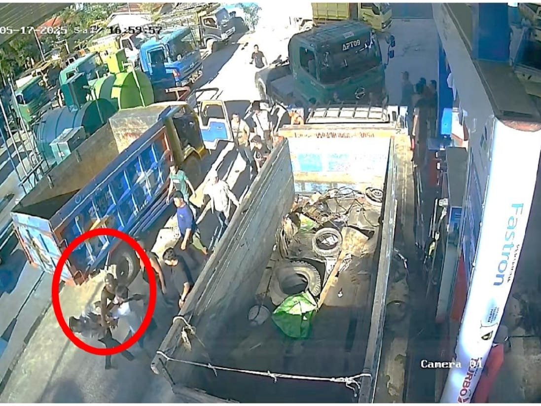 Rekaman CCTV pengeroyokan di SPBU Bakau Besar Laut Kabupaten Mempawah