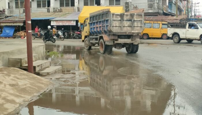 Warga Sungai Pinyuh Sebenarnya Resah, Drainase Ruko Mampet Ini Sebabkan Genangan
