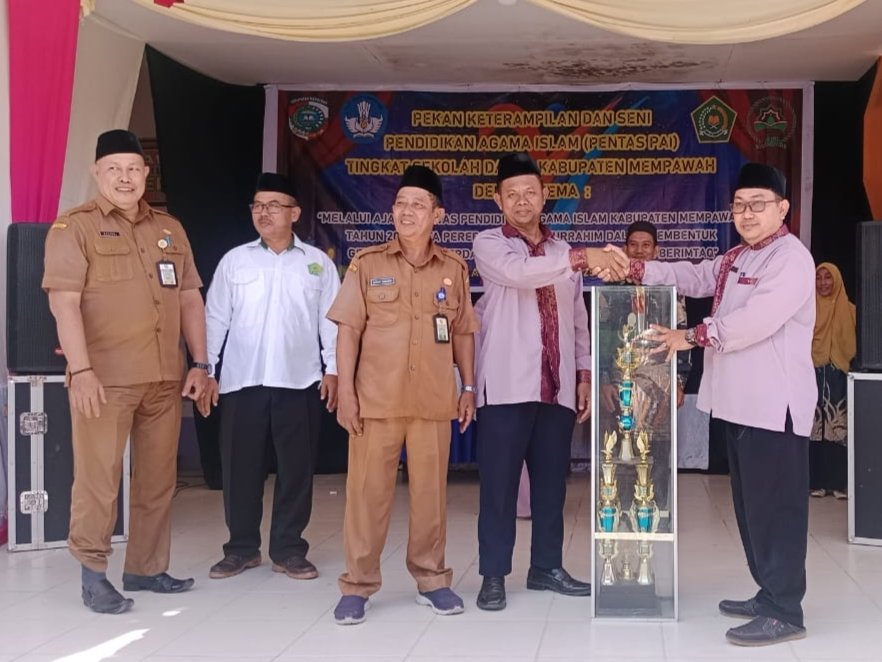 Kecamatan Sungai Pinyuh Raih Juara Umum Pentas PAI Tingkat Kabupaten