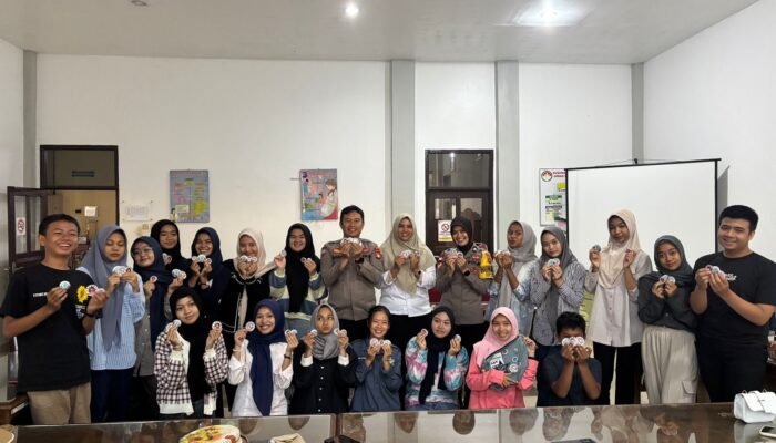 Cegah Kekerasan Seksual dan Bullying, Satbinmas Polres Sambas dan DP3AP2KB Gelar Diskusi bersama FADAS