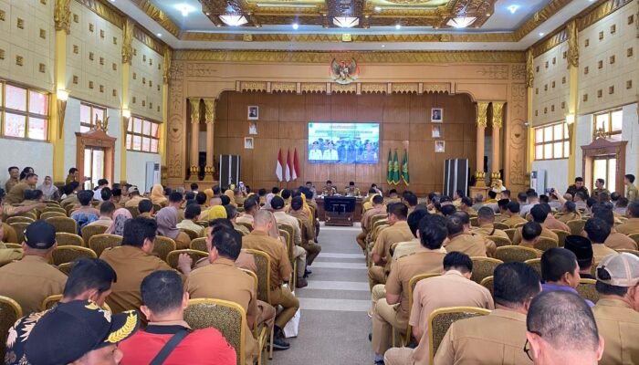 Bupati Satono Beri Teguran Keras Kades yang Tidak Hadir dalam Rapat Percepatan Tanam dan Panen Jagung