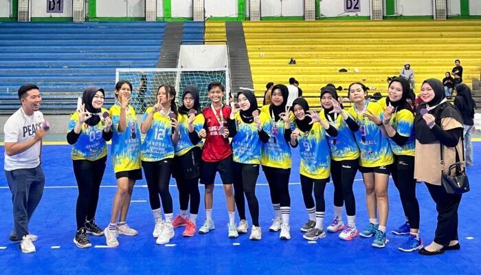 Raih Juara Ketiga Kejurda Tahun 2025, Ketua Komisi IV DPRD Sambas Apresiasi Prestasi Tim Handball Putri