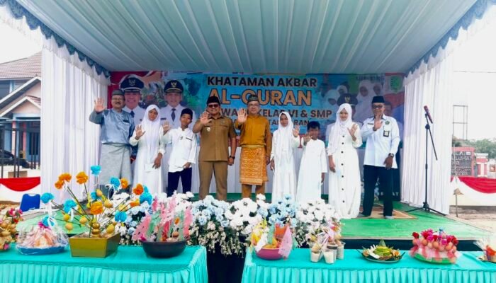 Ratusan Siswa Ikuti Khataman Akbar yang Digelar oleh Pemerintah Kecamatan Tangaran