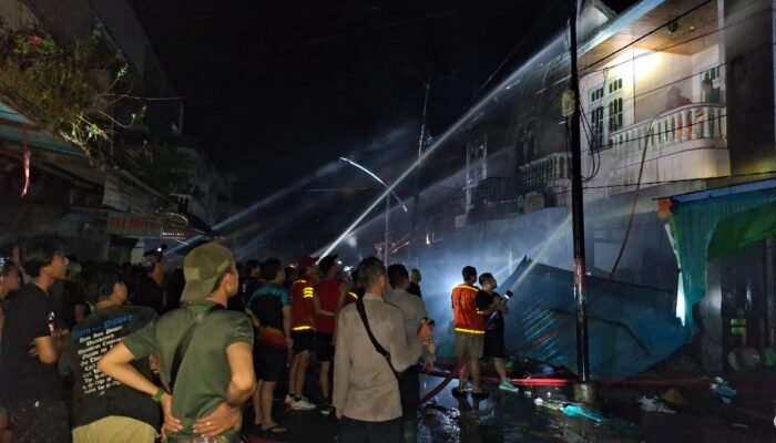 Tiga Ruko di Sekura Sambas Ludes Terbakar, Kerugian Capai Rp 3,2 Miliar