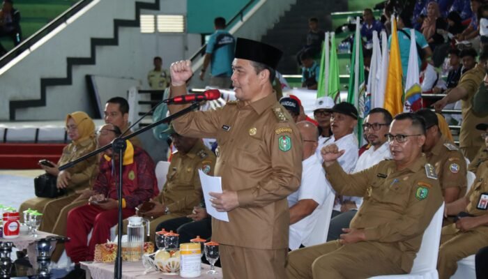 Hadiri Pembukaan POPDA Kalbar, Norsan Berkomitmen akan Berikan Bonus Bagi Atlet Berprestasi