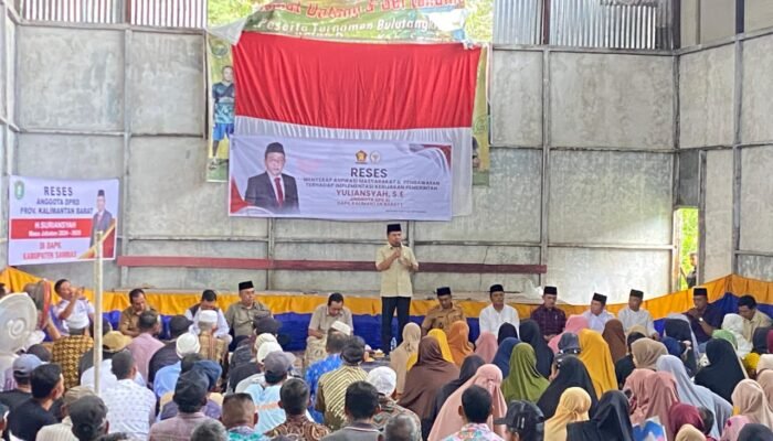 Sambut Kehadiran Anggota DPR RI, Masyarakat Desa Gapura Sampaikan Aspirasi Masalah Jalan dan Air Bersih
