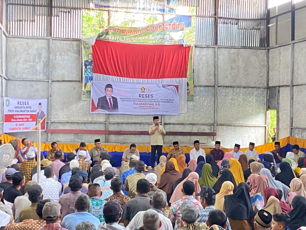Masyarakat Desa Gapura