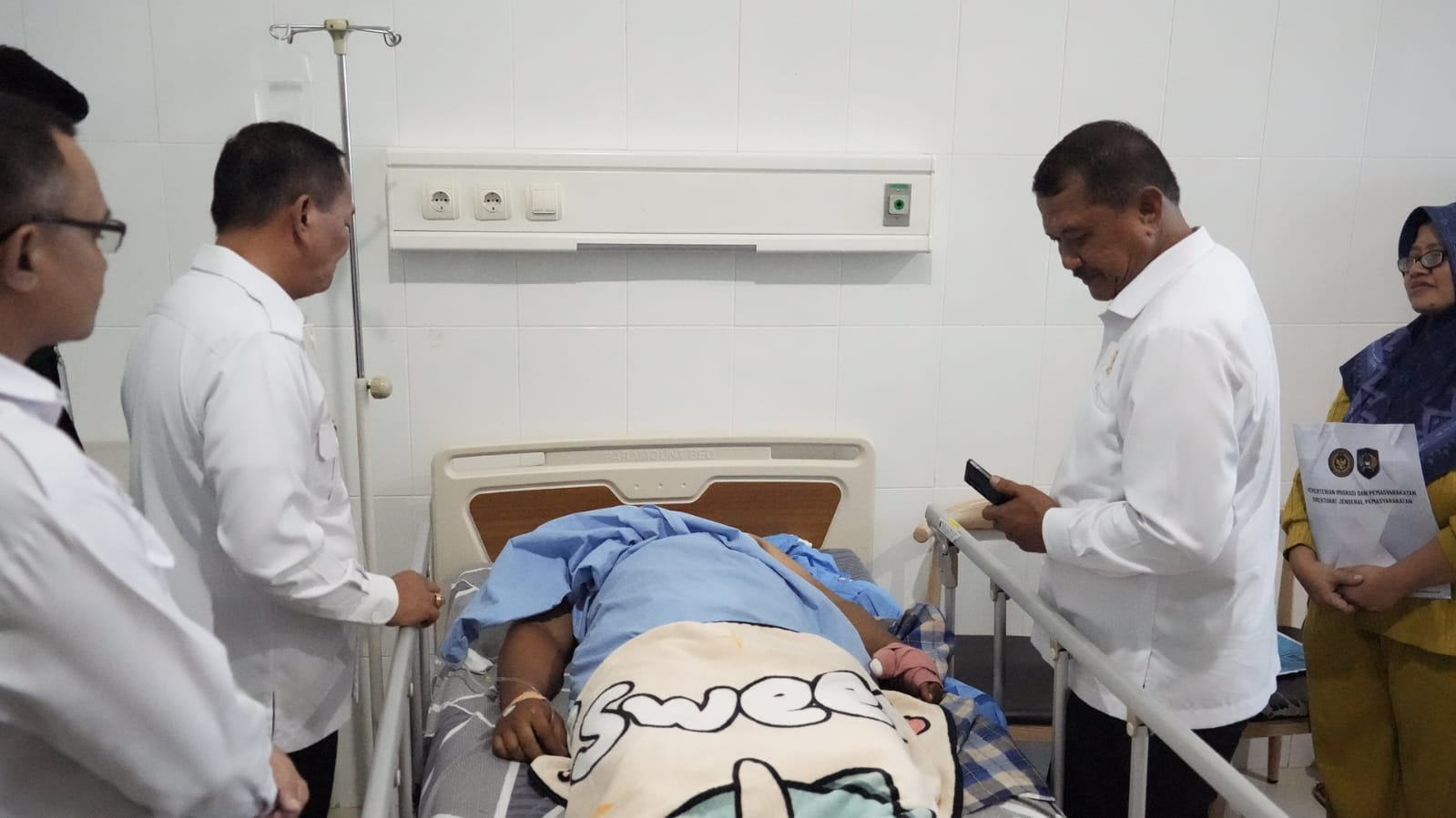 Dirjenpas Kunjungi Sipir Lapas Nabire yang Terluka Diserang Narapidana, Kondisinya Membaik