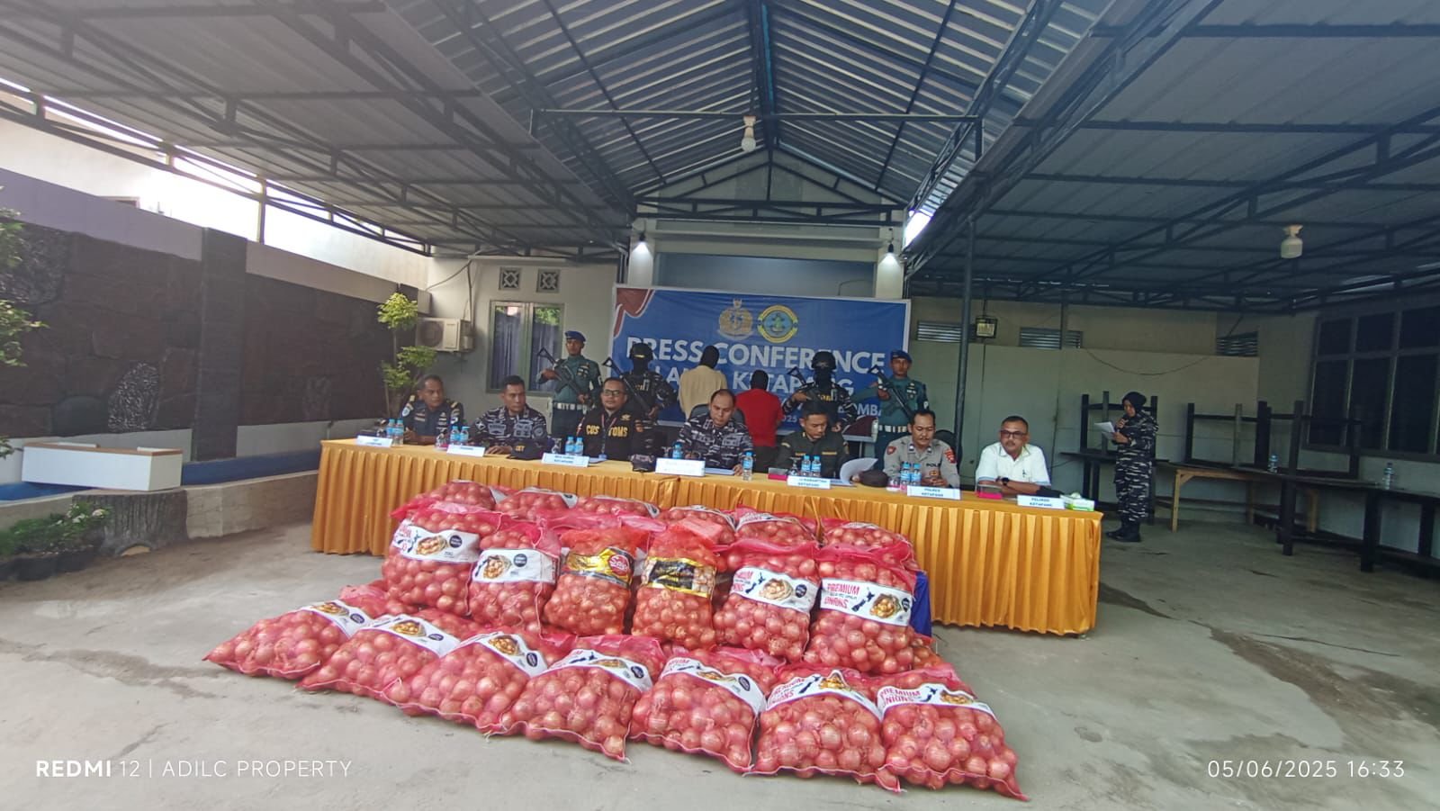 TNI AL gagalkan penyeludupan bawang bombai ilegal di Ketapang