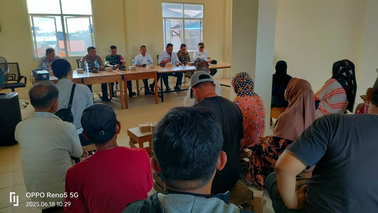 Suasana rapat koordinasi terkait penataan Pasar Pagi Sungai Pinyuh/Foto Bung Ranie/Jejaring Kalbar