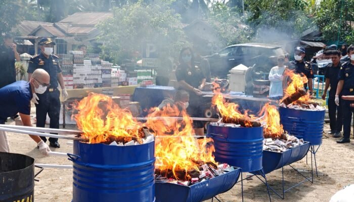 Bea Cukai Sintete Musnahkan Rokok Ilegal Senilai Hampir Rp1 Miliar, Selamatkan Negara dari Kerugian