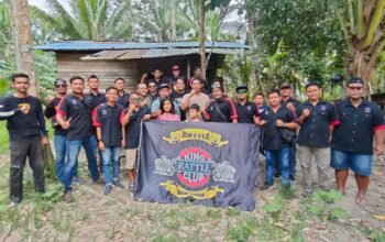 King Rattle Club dan Polsek Sungai Pinyuh Bawa Kebahagiaan untuk Keluarga Tamimi di Desa Sungai Rasau