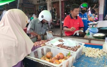 Harga Bawang Merah di Pasar Pagi Sungai Pinyuh Melonjak Naik 80 Persen