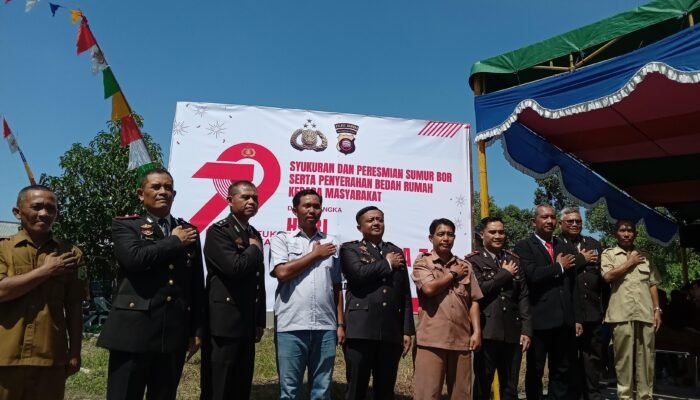 Gelar Bakti Sosial di Momen HUT Bhayangkara, Polres Sambas Resmikan Sumur Bor dan Serahkan Bantuan Bedah Rumah