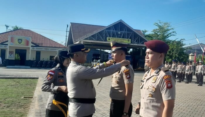 55 Personel Polres Sambas Naik Pangkat, Kapolres Harap Jadi Motivasi Bagi Anggota Lain