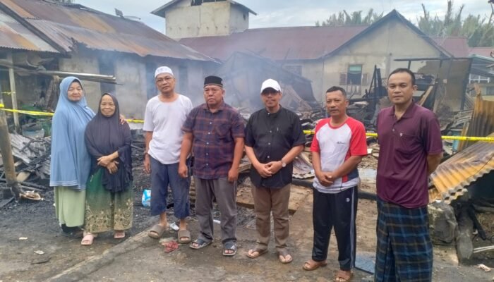 Gerak Cepat Pemerintah, Tinjau Kondisi Korban Kebakaran di Gang Nelayan Sungai Pinyuh