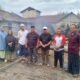 Unsur pemerintah daerah saat meninjau langsung kondisi korban kebakaran di Gang Nelayan, Sungai Pinyuh.