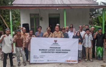 Peresmian rumah bantuan Baznas untuk Yanto warga Pak Nungkat, Desa Sekabuk, Kecamatan Sadaniang, Kabupaten Mempawah, Senin 7 Juli 2025.