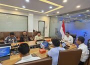 Bupati Sambas dan staf bertemu Menteri Tengah Kerja.
