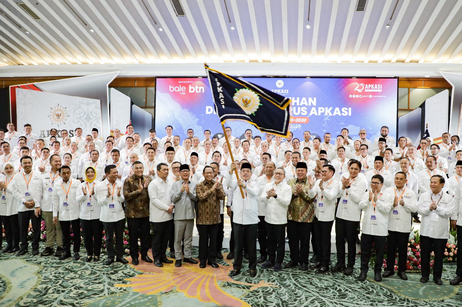 Pelantikan pengurus APKASI oleh Mendagri