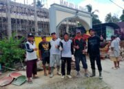 Potret semangat gotong royong masyarakat Kabupaten Sambas.