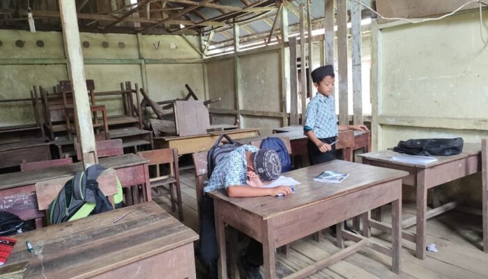 Begini Potret Prihatin Ruang Belajar MIS Nurul Islam Seradi B Salatiga, Kabupaten Sambas