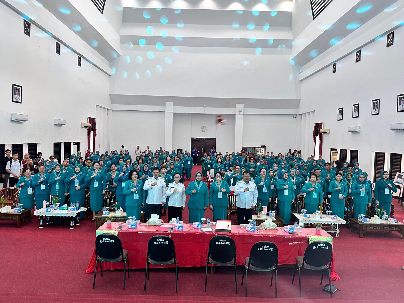 Ketua TP PKK Kalbar Erlina Ria Norsan Buka Rakerda X di Landak