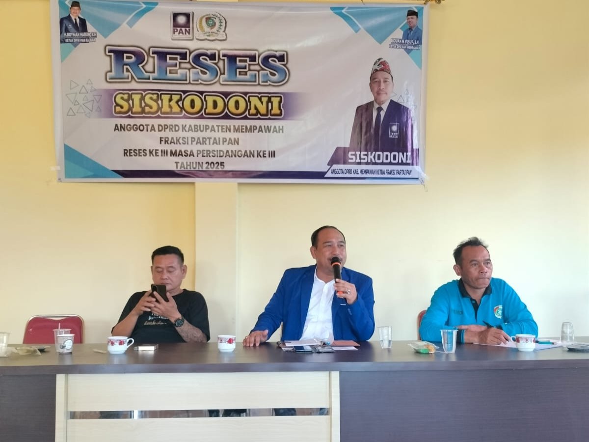 Anggota DPRD Kabupaten Mempawah, Siskodoni saat melakukan reses.