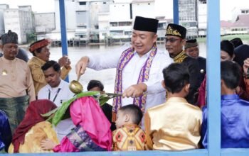 Bupati Alexander