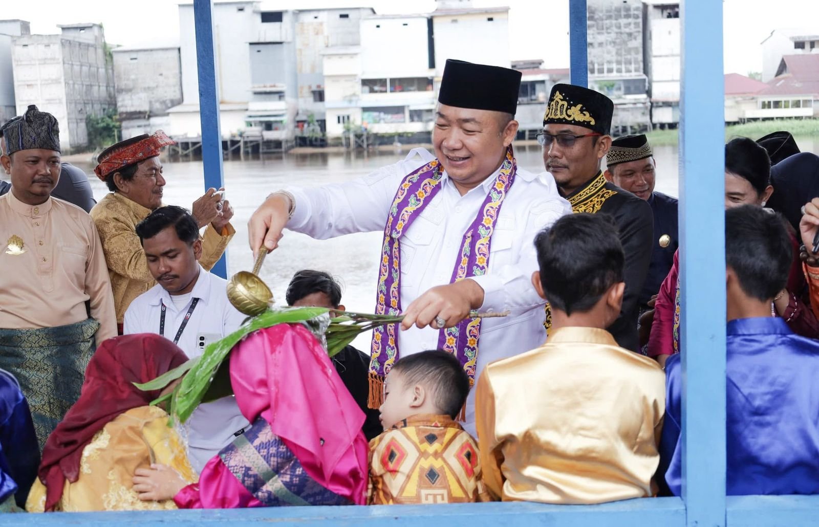 Bupati Alexander