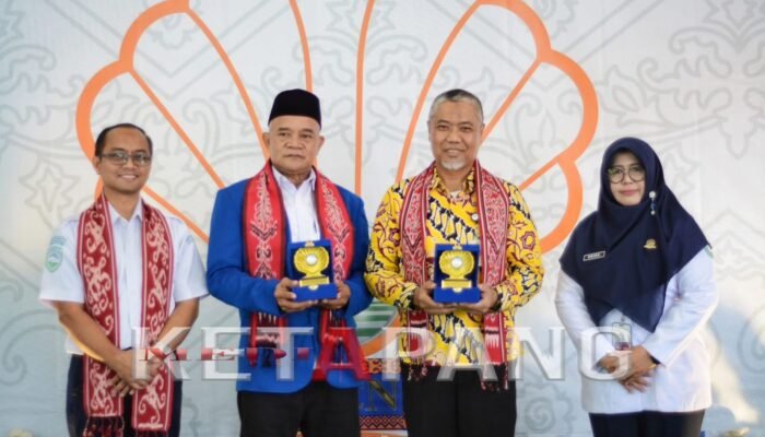 Staf Ahli Bupati Ketapang Buka Kegiatan Sekolah Lapangan Cuaca Nelayan 2025 di Muara Pawan