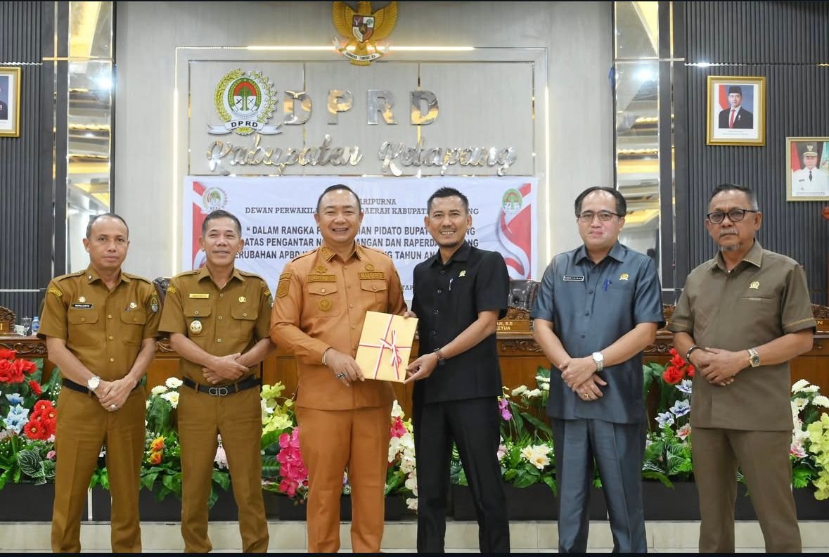 Bupati Alexander