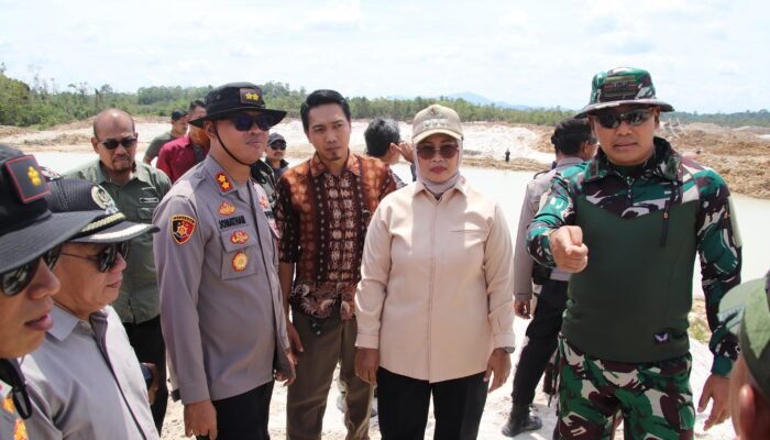 Tinjau Lokasi PETI di Sadaniang, Bupati Erlina Langsung Sita Mesin dan Alat yang Berhasil Ditemukan