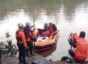 Warga Karangan Hilang Saat Mandi di Sungai Sasak, Hingga Kini Basarnas Masih Lakukan Pencarian