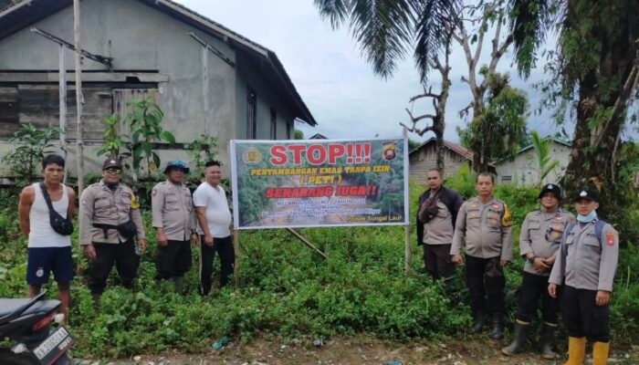 Cegah Aktivitas PETI, Personel Gabungan Polsek Sungai Laur Gelar Patroli Susur Sungai dan Edukasi Warga