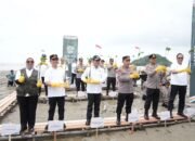 Kapolri dan Menteri LH tanam mangrove di Kabupaten Mempawah.