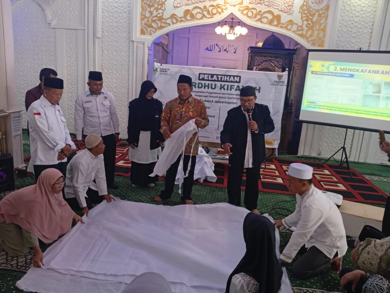 Momen pelatihan fardu kifayah oleh Baznas Kabupaten Mempawah.