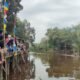 Suasana lomba sampan di Pancasila Laut Sungai Pinyuh.