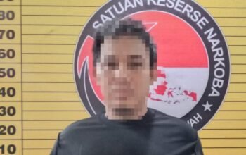 Pengedar sabu berinisial H yang ditangkap Polres Mempawah.