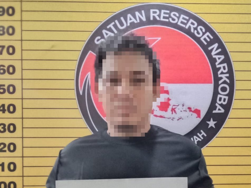 Pengedar sabu berinisial H yang ditangkap Polres Mempawah.