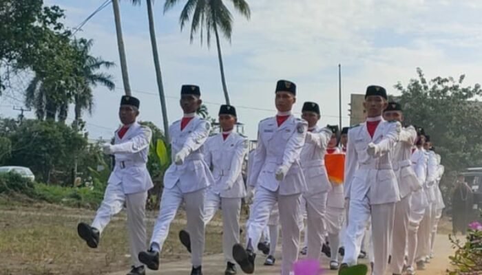 Paskibra Kecamatan Sungai Pinyuh Sukses Kibarkan Bendera Merah Putih di Hari Kemerdekaan