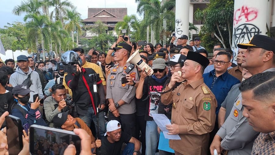 Demo Kalbar
