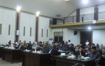 Sidang paripurna DPRD Kabupaten Sambas Pandangan Umum Fraksi soal Rancangan Perubahan APBD Tahun Anggaran 2025.