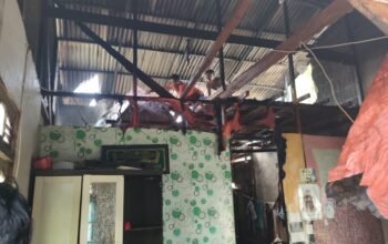 Rusak berat, beginilah kondisi rumah Fitriani yang kebakaran di Jalan Pancasila, Sungai Pinyuh, Kabupaten Mempawah, Kamis 4 September 2025.